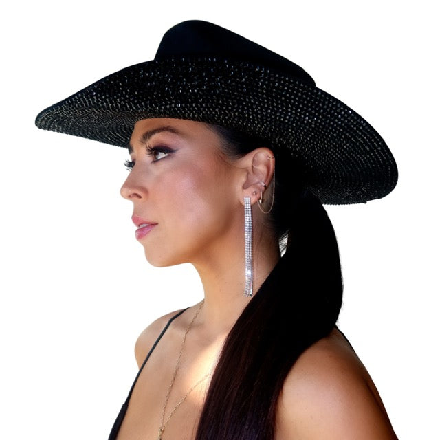 THE MIRANDA HAT IN BLACK