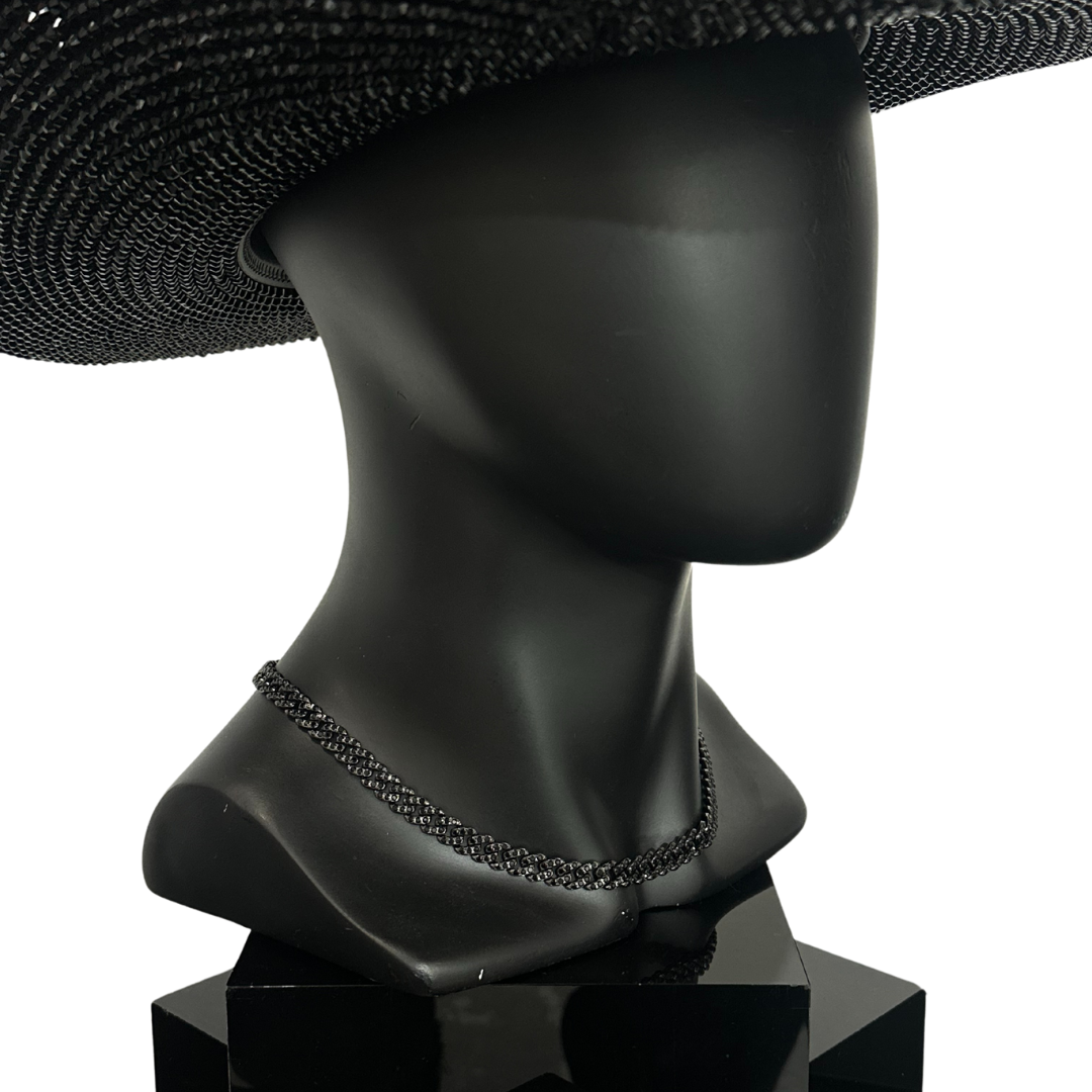 THE BACKSTAGE NECKLACE