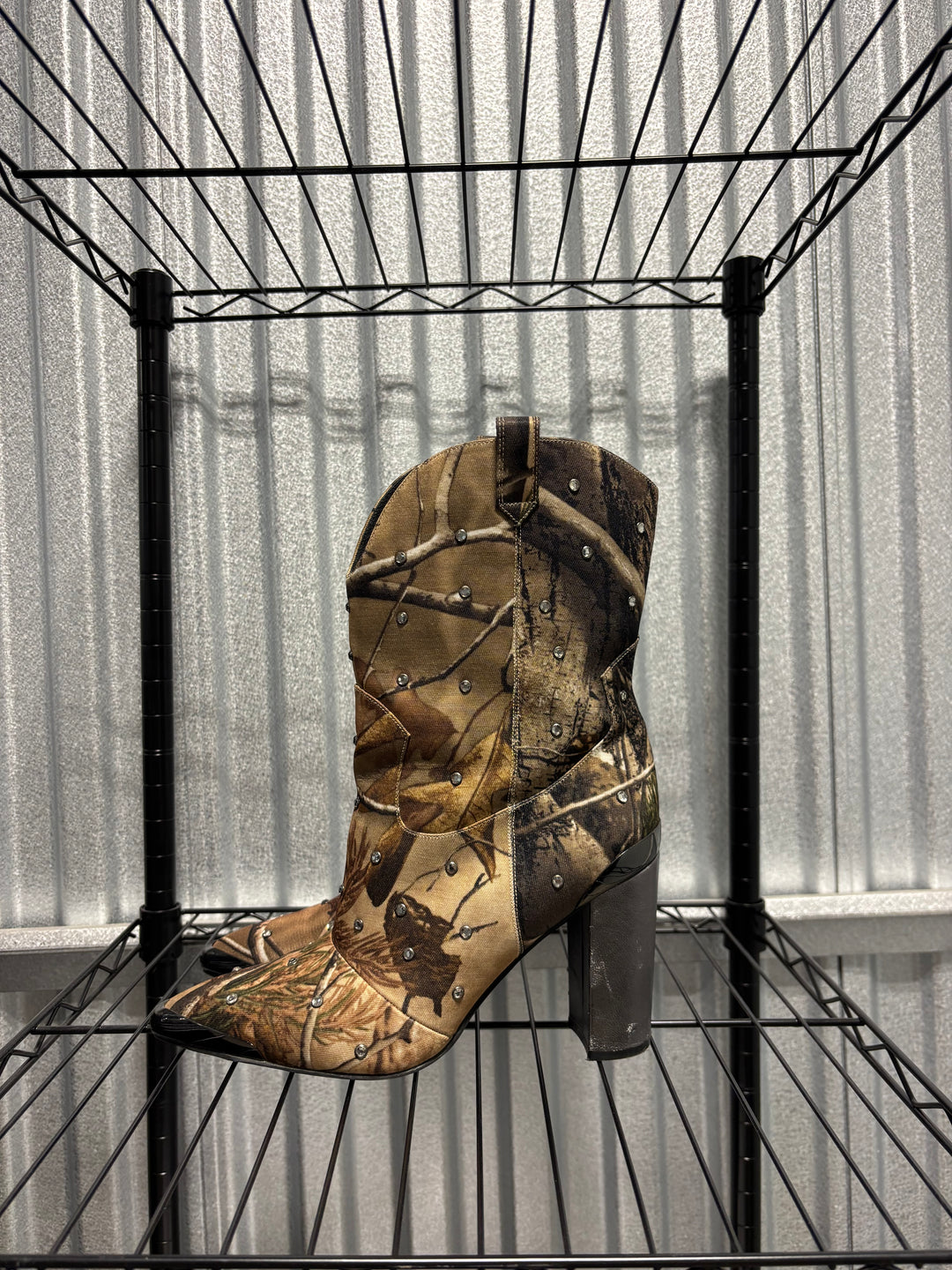 SAMPLE SALE BOOTS