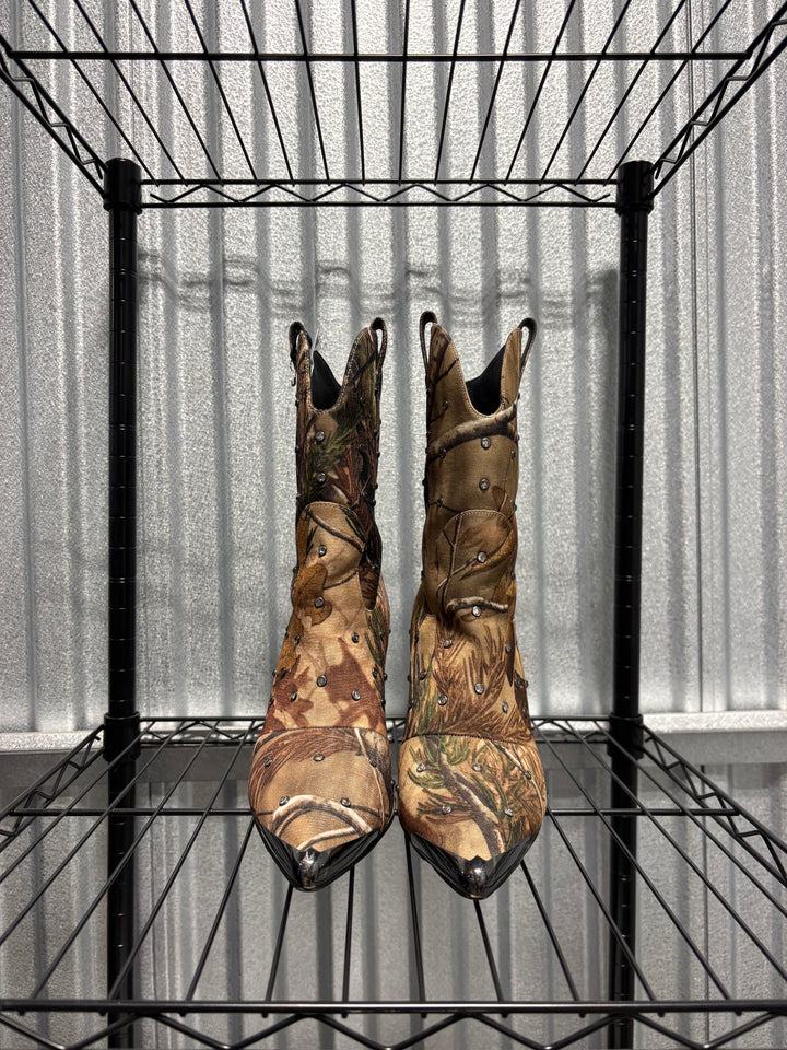 SAMPLE SALE BOOTS