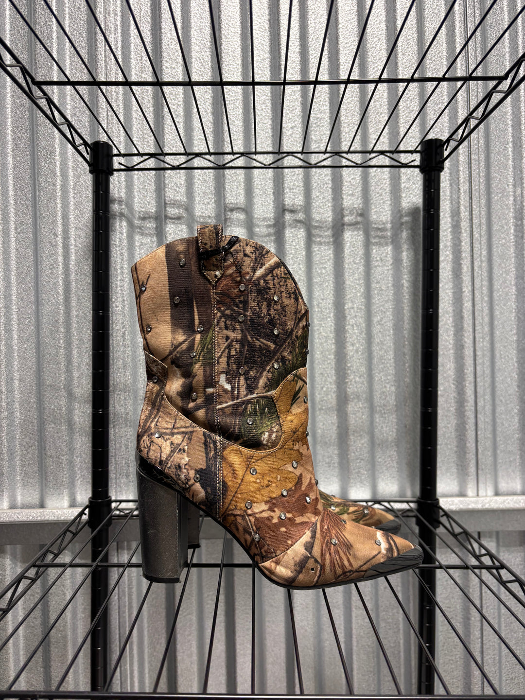 SAMPLE SALE BOOTS