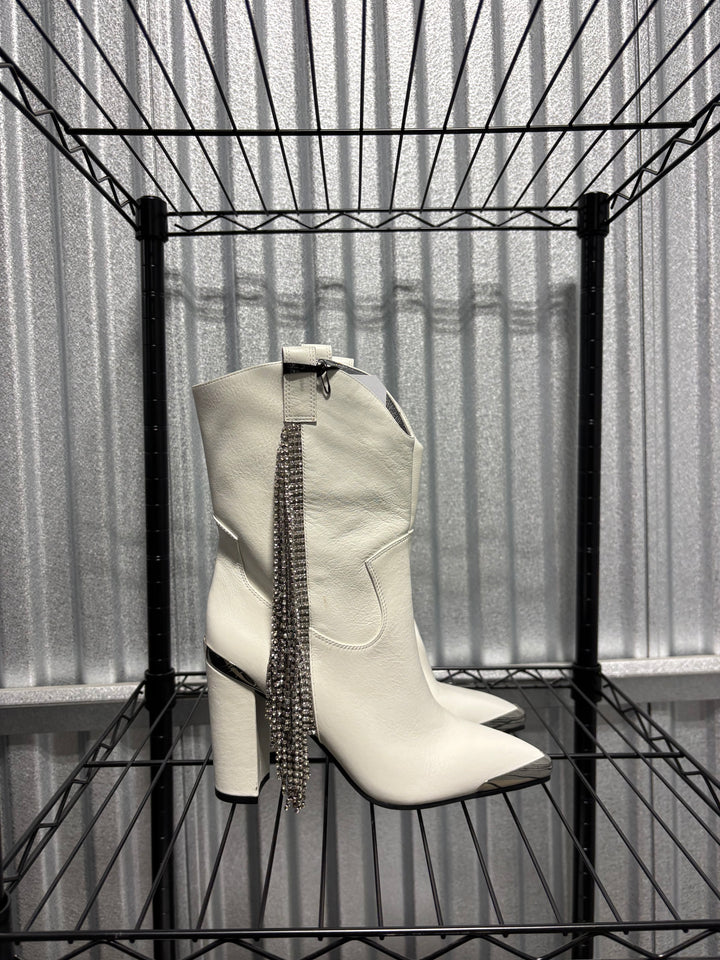 SAMPLE SALE BOOTS